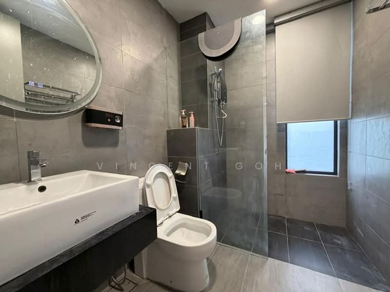 Kediaman Servis untuk Dijual di The Era @ Duta North - Vincent Goh - Bathroom - PropertyGuru.com.my