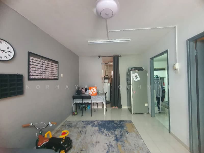 Flat for Sale at Seksyen 2 Wangsa Maju Flat - Norhayati Othman - Living Room - PropertyGuru.com.my