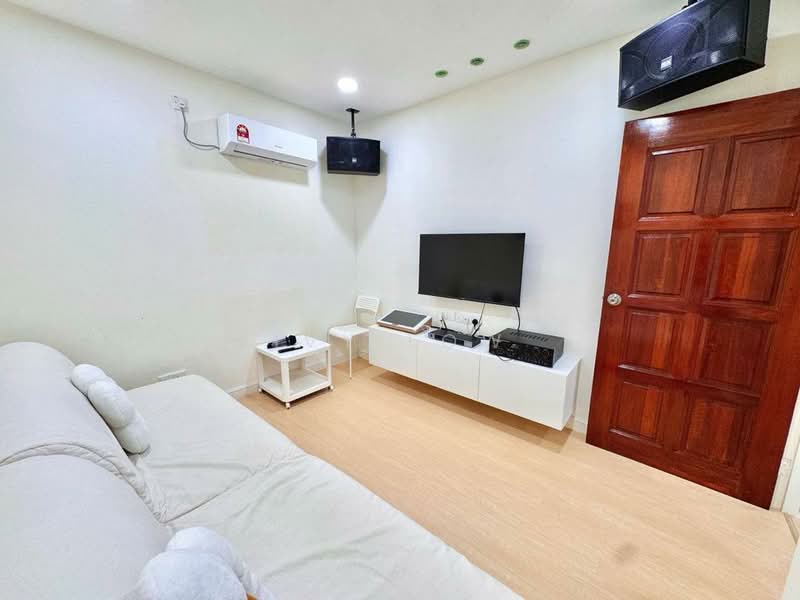 Rumah Teres 2 Tingkat untuk Dijual di Taman Pelangi (Johor Bahru) - Ivy Low - Living Room - PropertyGuru.com.my