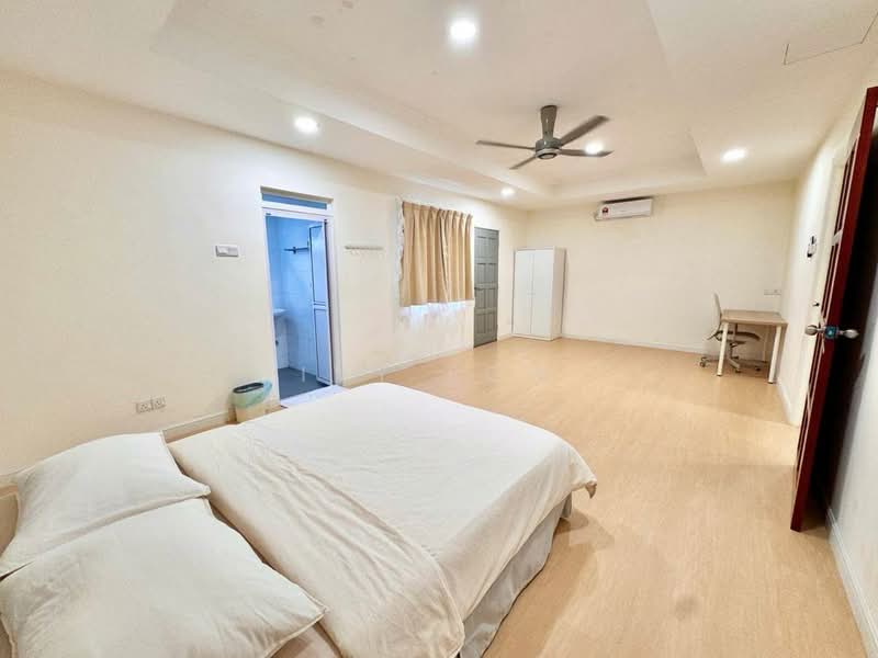 Rumah Teres 2 Tingkat untuk Dijual di Taman Pelangi (Johor Bahru) - Ivy Low - Bedroom - PropertyGuru.com.my