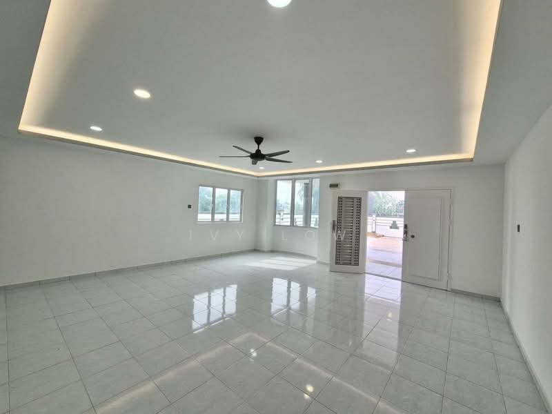 Rumah Teres 2.5 Tingkat untuk Dijual di Taman Pulai Utama (Skudai) - Ivy Low - Living Room - PropertyGuru.com.my