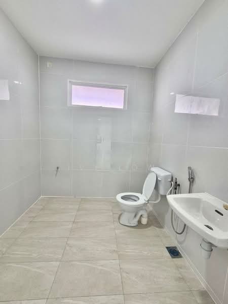 Rumah Teres 2.5 Tingkat untuk Dijual di Taman Pulai Utama (Skudai) - Ivy Low - Bathroom - PropertyGuru.com.my