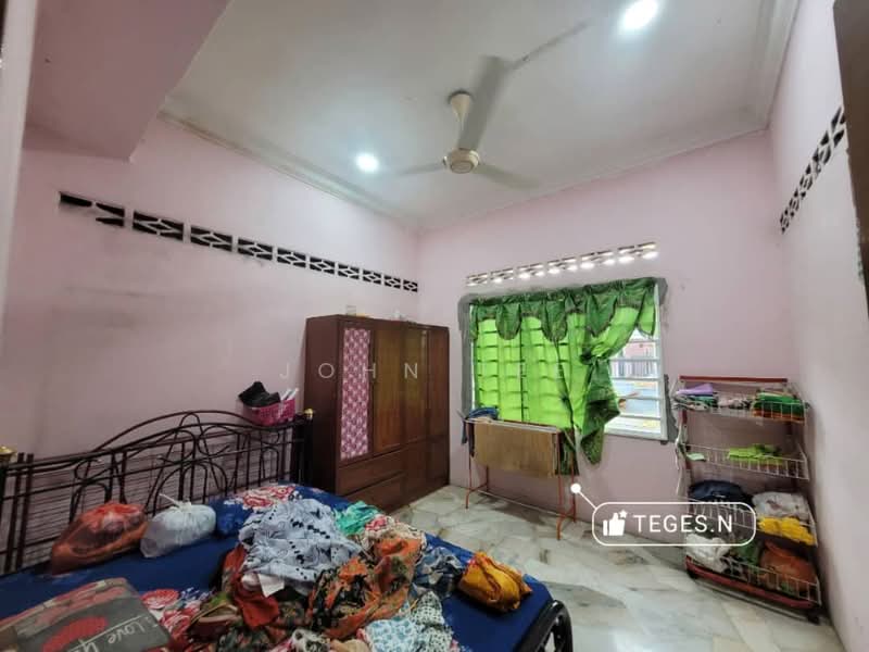 1-storey Terraced House for Sale in Kapar (Selangor) - John Tee - Bedroom - PropertyGuru.com.my
