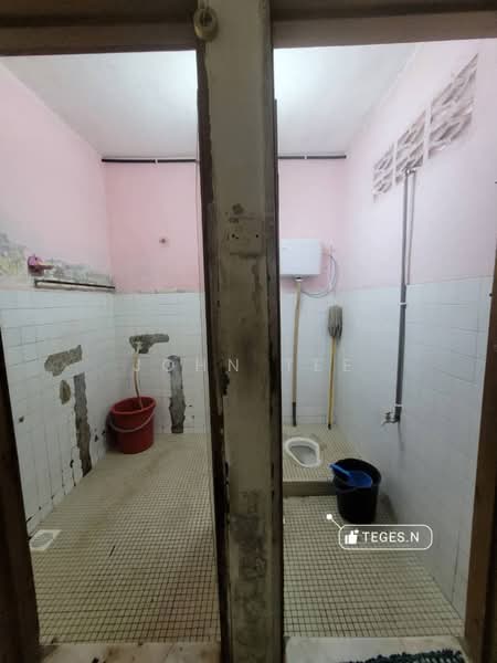 1-storey Terraced House for Sale in Kapar (Selangor) - John Tee - Bathroom - PropertyGuru.com.my