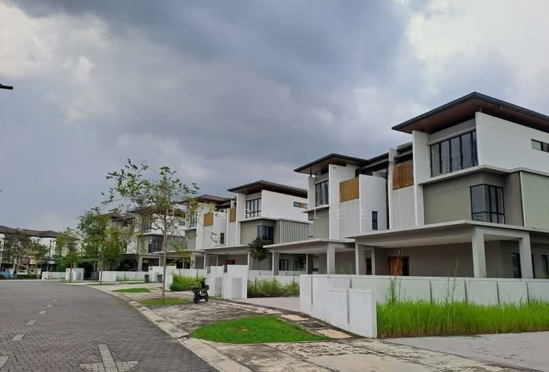 Rumah Berkembar untuk Dijual di Tropicana Heights (Kajang) - Harry Lee - Exterior - PropertyGuru.com.my