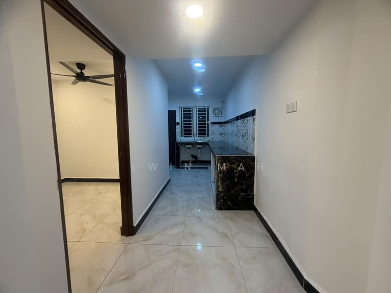 2-storey Terraced House for Sale in Taman Bukit Rawang Jaya (Rawang) - Elwin Mah - Corridor - PropertyGuru.com.my