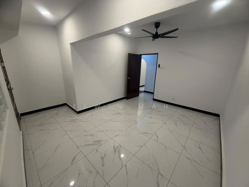 2-storey Terraced House for Sale in Taman Bukit Rawang Jaya (Rawang) - Elwin Mah - Interior - PropertyGuru.com.my