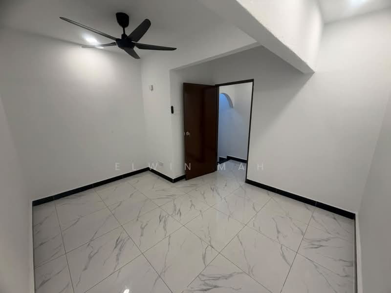 2-storey Terraced House for Sale in Taman Bukit Rawang Jaya (Rawang) - Elwin Mah - Interior - PropertyGuru.com.my