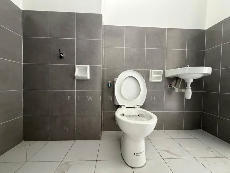 2-storey Terraced House for Sale in Rawang (Selangor) - Elwin Mah - Bathroom - PropertyGuru.com.my