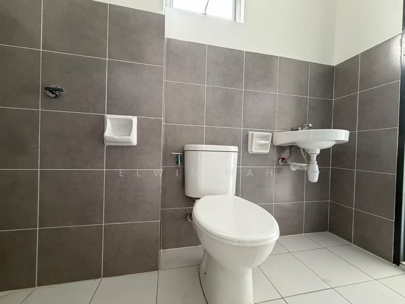 2-storey Terraced House for Sale in Rawang (Selangor) - Elwin Mah - Bathroom - PropertyGuru.com.my