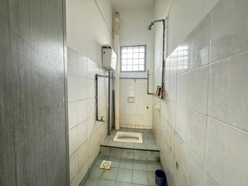 2-storey Terraced House for Sale in Taman Velox (Rawang) - Elwin Mah - Bathroom - PropertyGuru.com.my