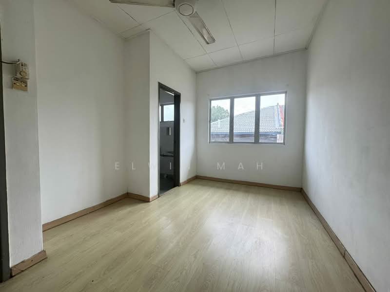 2-storey Terraced House for Sale in Taman Velox (Rawang) - Elwin Mah - Interior - PropertyGuru.com.my