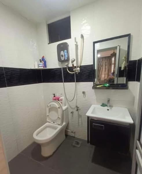 Apartment for Rent at Villa Krystal @ Bandar Selesa Jaya - YC Fung - Bathroom - PropertyGuru.com.my