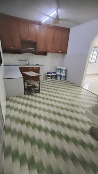 1-storey Terraced House for Rent in Taman Ungku Tun Aminah (Skudai) - YC Fung - Kitchen - PropertyGuru.com.my
