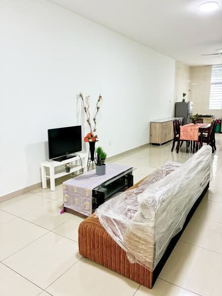3-storey Terraced House for Rent in Kajang (Selangor) - Eiffel Lai - Living Room - PropertyGuru.com.my