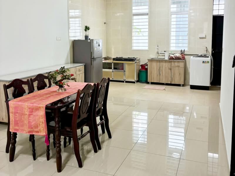 3-storey Terraced House for Rent in Kajang (Selangor) - Eiffel Lai - Dining Room - PropertyGuru.com.my