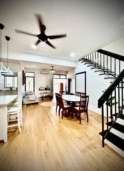 Rumah Teres 3 Tingkat untuk Dijual di Batu Ferringhi (Penang) - Cheryl Chng - Living Room - PropertyGuru.com.my