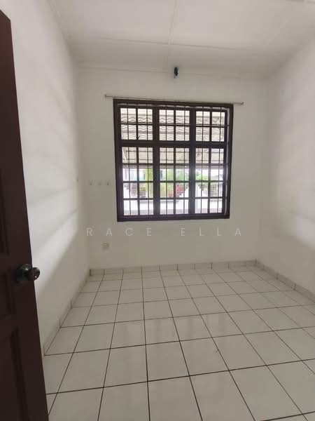 1-storey Terraced House for Rent in Taman Molek (Johor Bahru) - Grace Ella - PropertyGuru.com.my