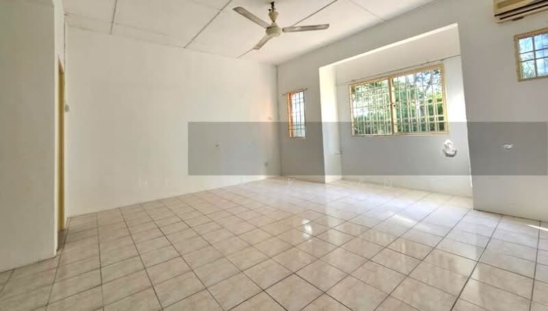 Terraced House for Sale in Kota Kemuning (Shah Alam) - Henrick Tan - Living Room - PropertyGuru.com.my