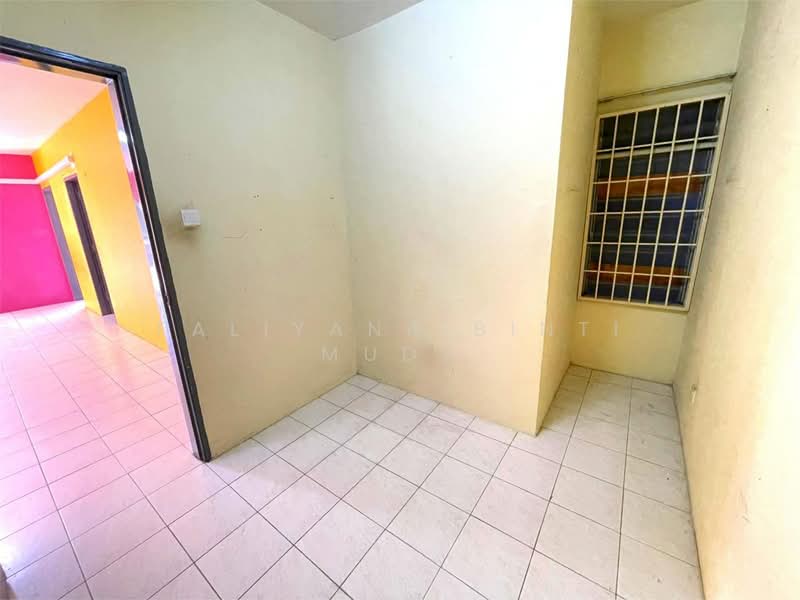Apartment for Sale at Lakeview Apartments - Faliyana binti Muda - PropertyGuru.com.my