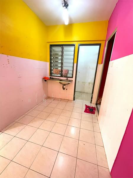 Apartment for Sale at Lakeview Apartments - Faliyana binti Muda - PropertyGuru.com.my