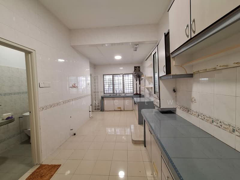 2.5-storey Terraced House for Sale in Bayan Hill Homes (Puchong) - Shanice Low - Kitchen - PropertyGuru.com.my