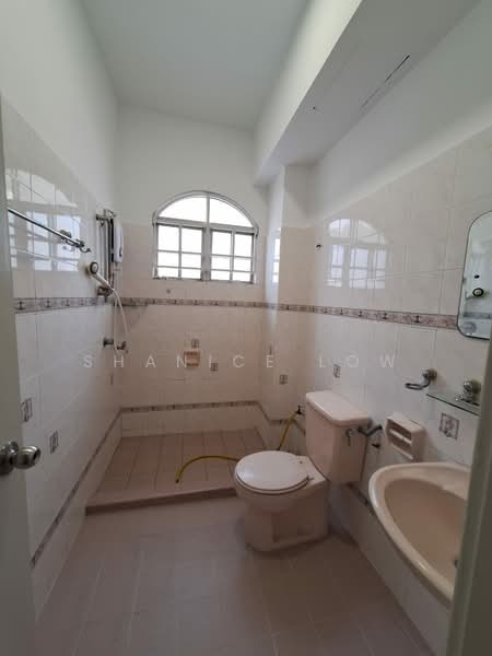 2.5-storey Terraced House for Sale in Bayan Hill Homes (Puchong) - Shanice Low - Bathroom - PropertyGuru.com.my