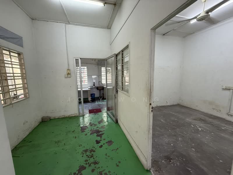 Shop for Rent in Kampung Baru Seri Kembangan (Seri Kembangan) - Joey Wong - Interior - PropertyGuru.com.my