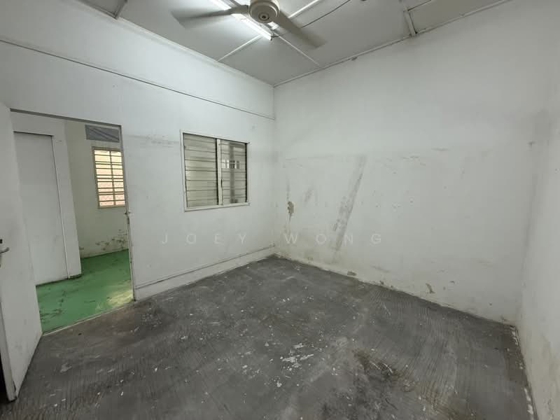 Shop for Rent in Kampung Baru Seri Kembangan (Seri Kembangan) - Joey Wong - Interior - PropertyGuru.com.my