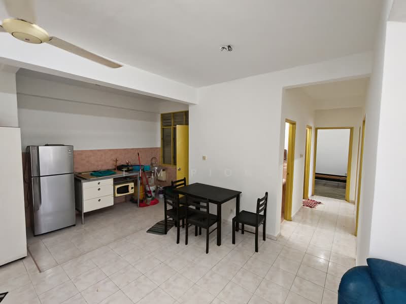 Apartment for Sale at Pangsapuri Bukit Beruang Utama - Tim Piong - Kitchen - PropertyGuru.com.my