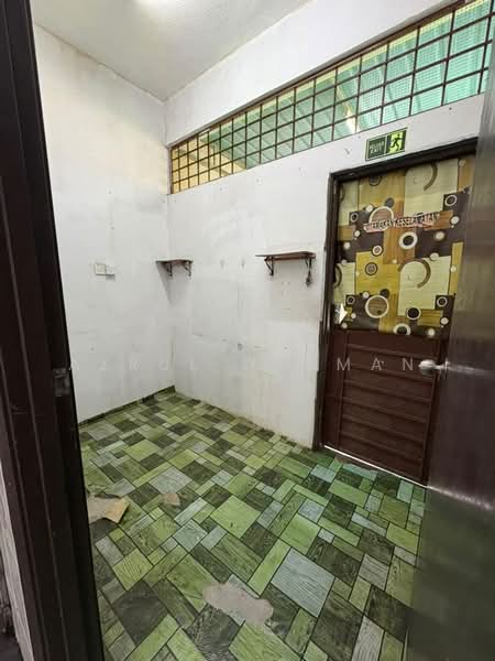 Semi-Detached House for Sale in Batu Kikir (Negeri Sembilan) - Azrul Othman - Interior - PropertyGuru.com.my