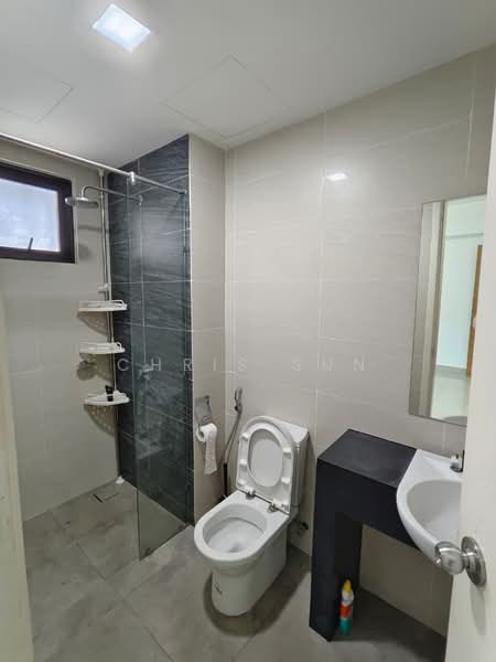 Servis Apartment untuk Disewa di Pearl Suria - Chris Sun - Bathroom - PropertyGuru.com.my