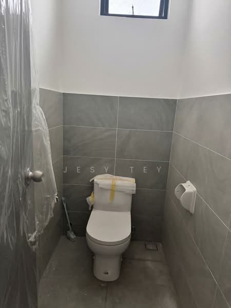 Shop for Rent in Setia Tropika (Johor Bahru) - Jesy Tey - Bathroom - PropertyGuru.com.my