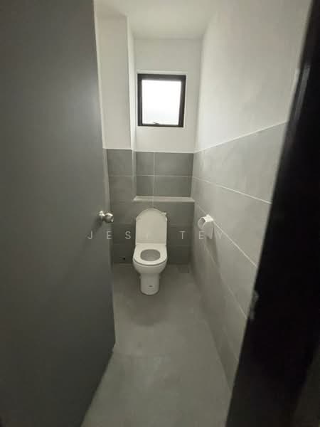 Shop for Rent in Setia Tropika (Johor Bahru) - Jesy Tey - Bathroom - PropertyGuru.com.my