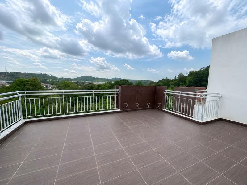 Rumah Bandar untuk Dijual di Shah Alam (Selangor) - Mohd Adryzam - Balcony - PropertyGuru.com.my