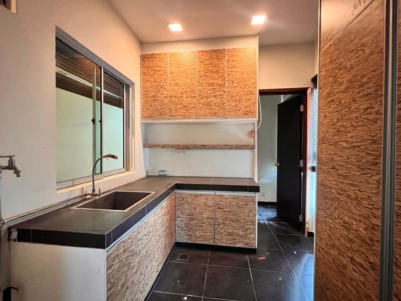 Rumah Berkembar untuk Dijual di Setia Eco Park (Setia Alam) - Steven Tey - Kitchen - PropertyGuru.com.my