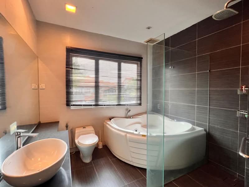 Rumah Berkembar untuk Dijual di Setia Eco Park (Setia Alam) - Steven Tey - Bathroom - PropertyGuru.com.my