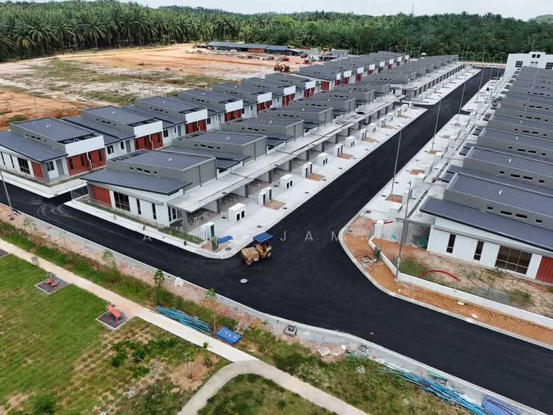 Rumah Teres untuk Dijual di Dengkil (Selangor) - Allie Jamal - Exterior - PropertyGuru.com.my