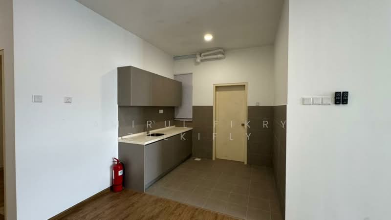 Condominium for Rent at Lakefront Homes - Amirul Fikry Zulkifly - Kitchen - PropertyGuru.com.my