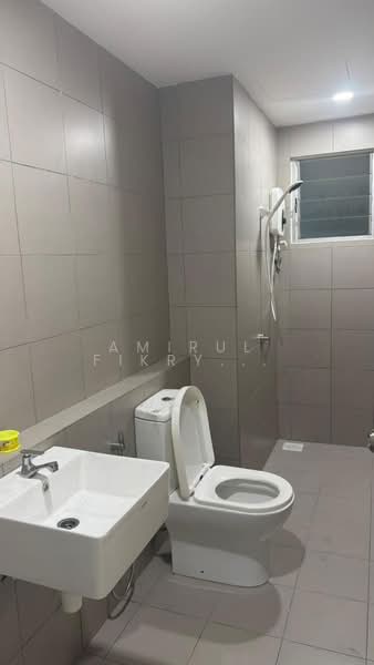 Condominium for Rent at Lakefront Homes - Amirul Fikry Zulkifly - Bathroom - PropertyGuru.com.my