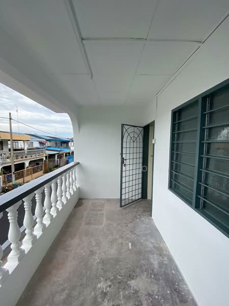 2-storey Terraced House for Sale in Taman Intan Kluang (Kluang) - Jane Poh - Balcony - PropertyGuru.com.my