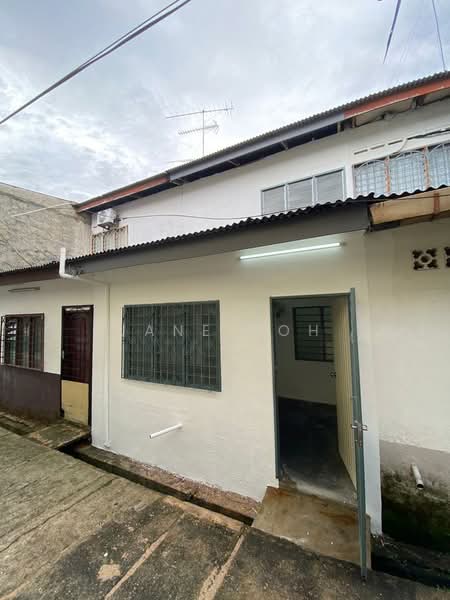 2-storey Terraced House for Sale in Taman Intan Kluang (Kluang) - Jane Poh - Exterior - PropertyGuru.com.my