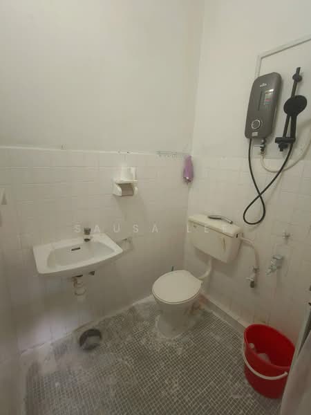 1-storey Terraced House for Sale in Taman Universiti (Skudai) - Sausa Lee - Bathroom - PropertyGuru.com.my
