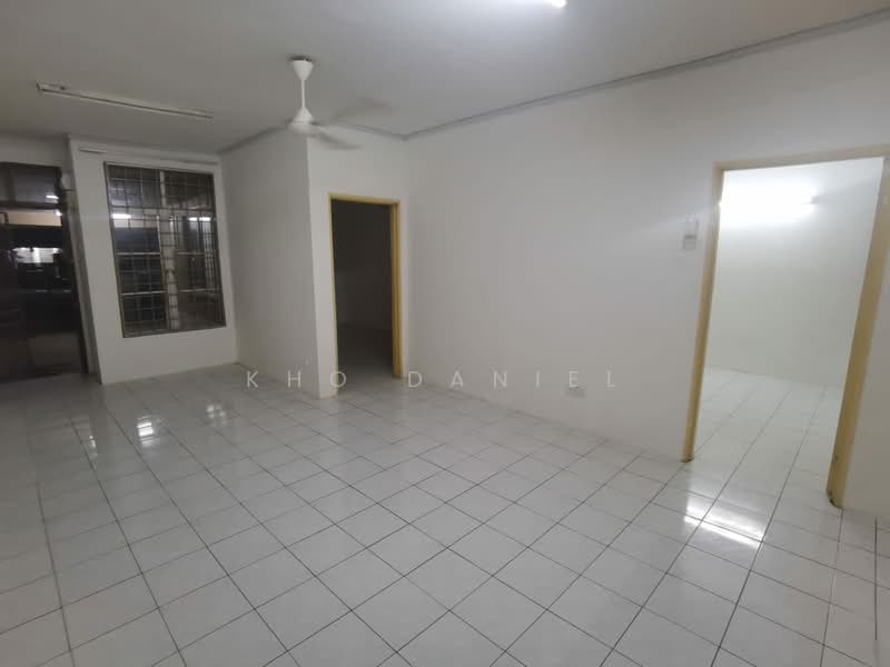 1-storey Terraced House for Sale in Bukit Rimau (Shah Alam) - Kho Daniel - Living Room - PropertyGuru.com.my