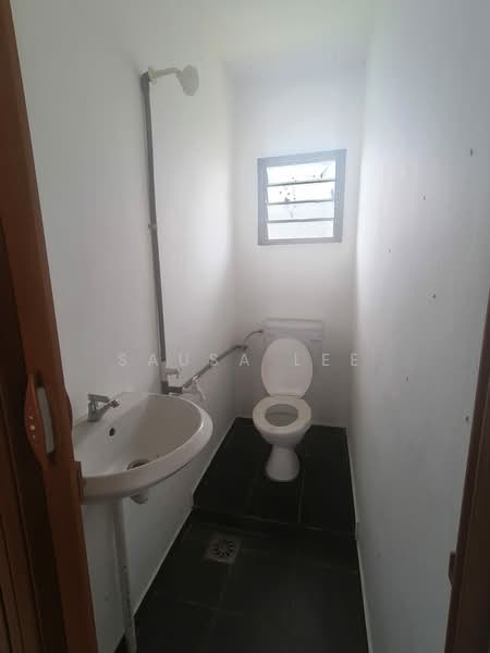 1-storey Terraced House for Sale in Taman Universiti (Skudai) - Sausa Lee - Bathroom - PropertyGuru.com.my