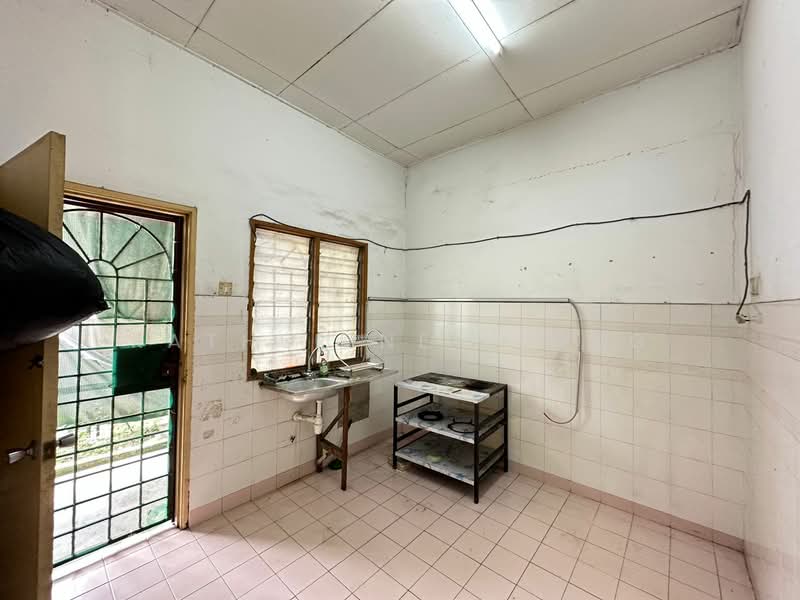 1-storey Terraced House for Sale in Rawang (Selangor) - Katherine Leong - Kitchen - PropertyGuru.com.my