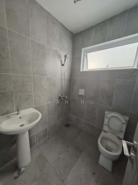 Bungalow for Sale in La Promenade (Samarahan) - Ivan Ho - Bathroom - PropertyGuru.com.my