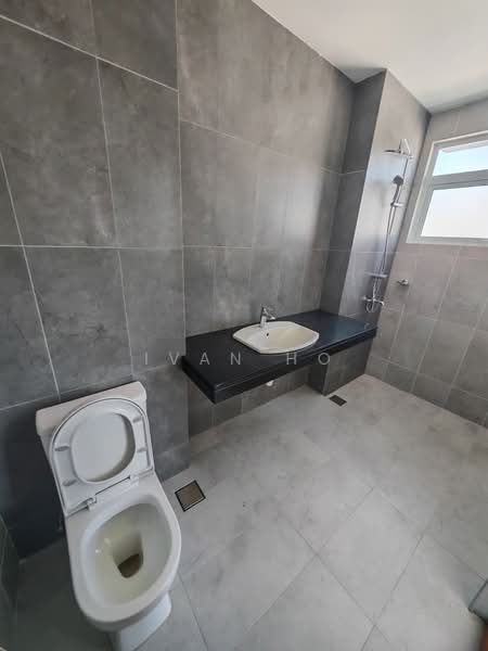 Bungalow for Sale in La Promenade (Samarahan) - Ivan Ho - Bathroom - PropertyGuru.com.my
