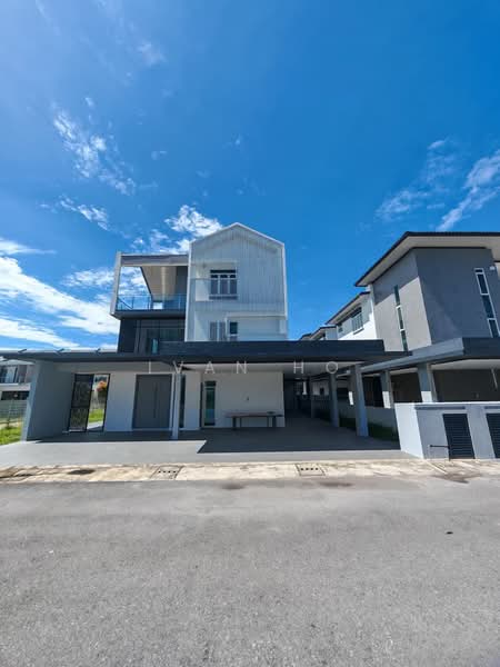 Bungalow for Sale in La Promenade (Samarahan) - Ivan Ho - PropertyGuru.com.my