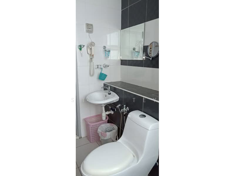 Service Residence for Sale at The Sky Executive Suites - Steve Tey - Bathroom - PropertyGuru.com.my